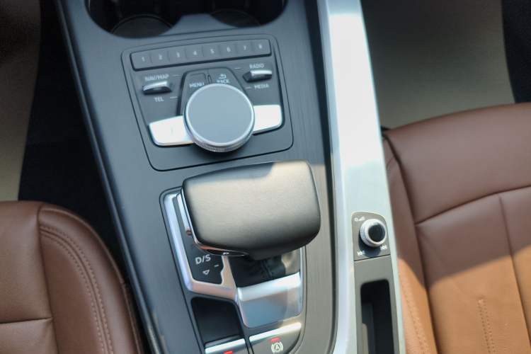 Used Audi A4L 2019 40 TFSI Fashion Edition China VI Emission Standard