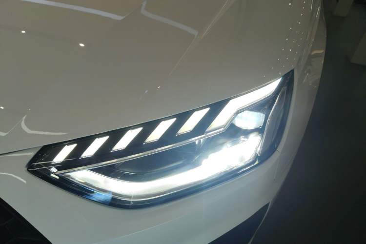 Used Audi A4L 2022 40 TFSI Luxury Dynamic Model Left Front Headlight