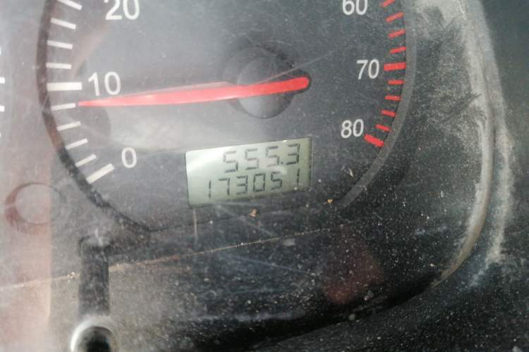 Used Jinbei Hiace 2014 2.0L 5th Generation Kuaiyunwang Business Version 4G19 Odometer Close Up