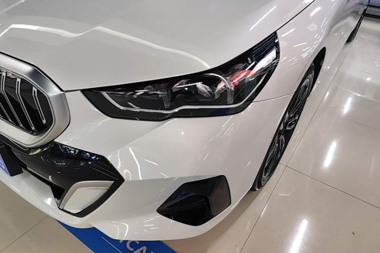 Used BMW 5 Series 2024 530Li Leading Model M Sport Package Left Front Headlight