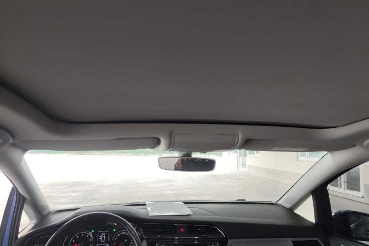 Used Volkswagen Touran 2018 Volkswagen Touran L 280TSI DSG Boundary Edition 7 Seats China VI Standard
