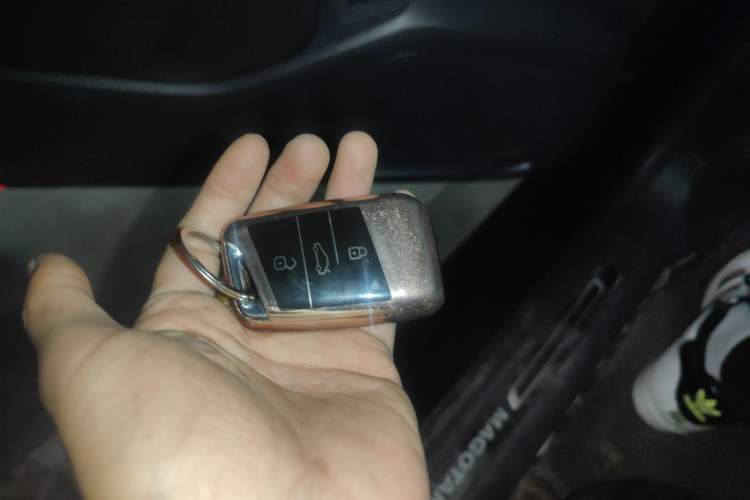 Used Volkswagen Magotan 2019 330TSI DSG Leading Model China VI Standard Vehicle Key