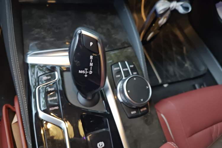 Used BMW 5 Series 2022 Second Facelift 525Li M Sport Package Gear Lever