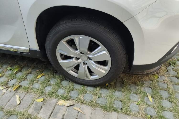 Used Peugeot 2008 2014 1.6L Automatic Fashion Edition