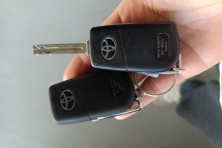 Used Toyota RAV4 2015 2.0L CVT Two-Wheel Drive Fashion Edition