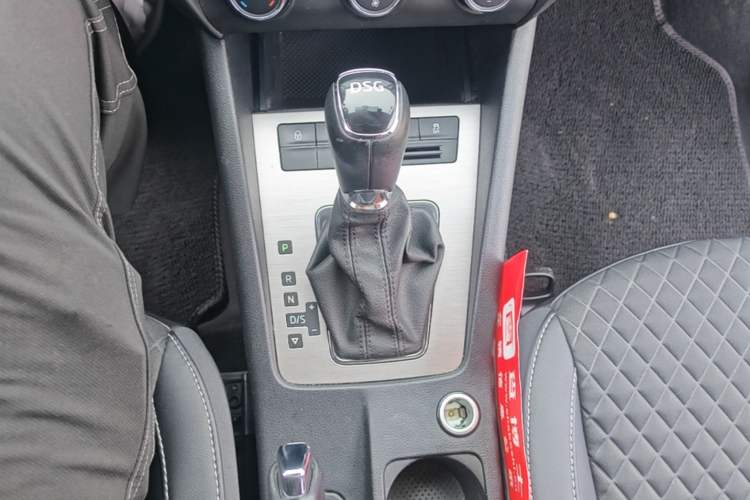 Used Skoda Octavia 2018 TSI230 DSG Luxury Enjoyment Edition Gear Lever