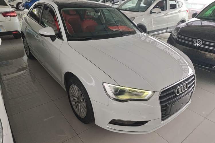 Ojetý Audi A3 2015 Limousine 35 TFSI Millionth Anniversary Intelligent Leading Model