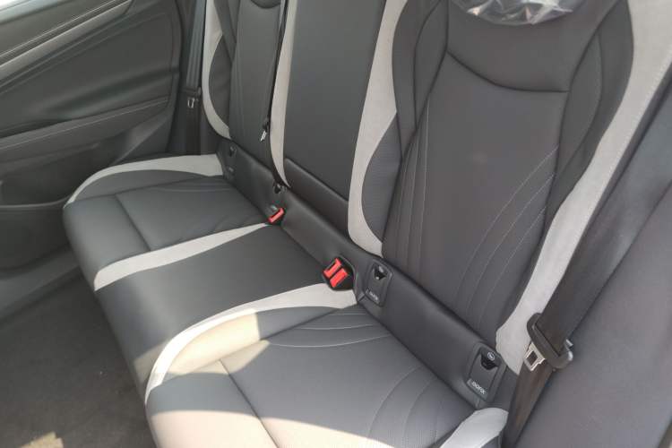 Used Volkswagen ID.7 VIZZION 2024 PRO Model Left Rear Seat