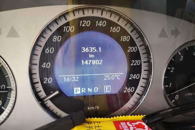 Used Mercedes-Benz GLK-Class 2011 GLK 300 4MATIC Fashion Model