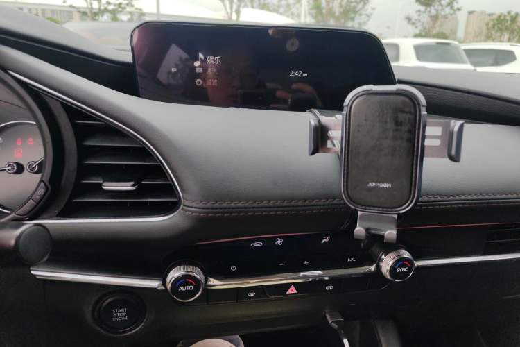 Used Mazda 3 Axela 2021 2.0L Automatic Zhiya Edition Audio And AC Panel