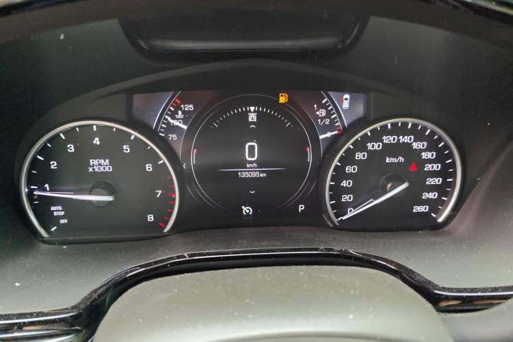 Used Cadillac XT5 2018 25T Luxury Model