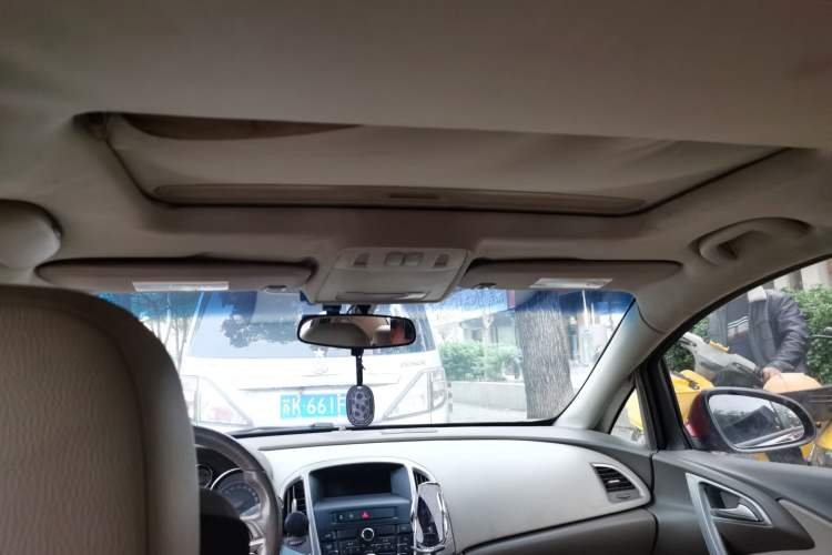 Used Buick GT 2010 GT 1.6L Automatic Fashion Edition Headliner