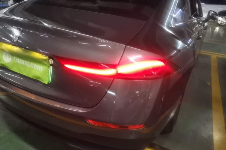 Used Roewe D7 2023 DMH 125km Excellence Edition
