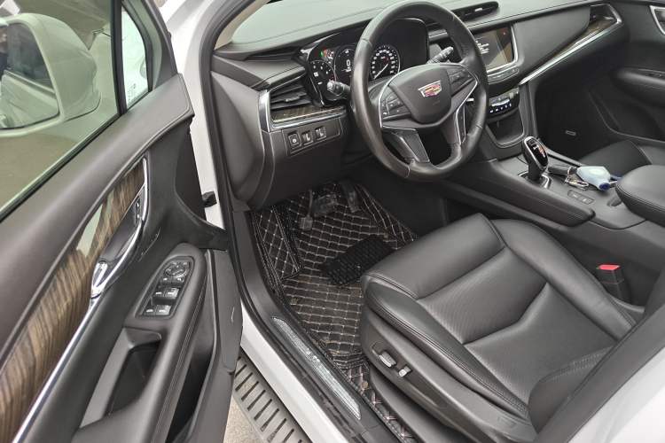 Used Cadillac XT5 2018 25T Luxury Model
