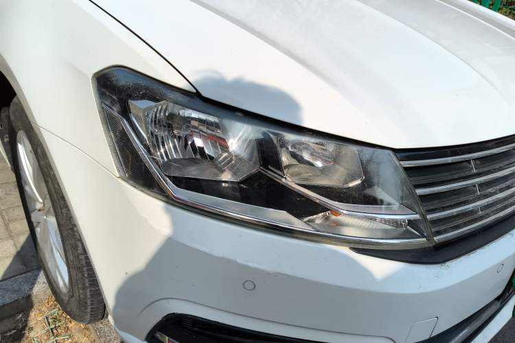 Used Volkswagen Lavida 2017 1.6L Manual Comfort Edition Right Front Headlight