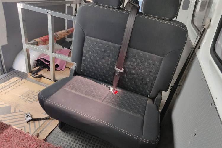 Used SAIC MAXUS Xintu V80 2019 2.5T Classic 6-Speed Manual Van Short Wheelbase Mid-Roof Design 2/3 Seats