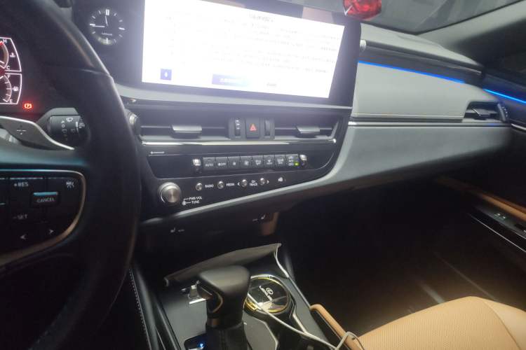 Used Lexus ES 2023 200 Excellence Edition