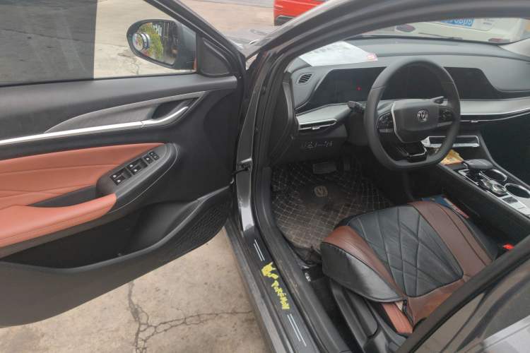 Used CHANGAN Eado 2023 Changan Edition PLUS Blue Whale NE 1.4T GDI DCT Prestige Version Driver Seat