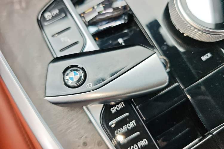 Used BMW X7 2023 xDrive40i Luxury Package with Leading Features Vehicle Key