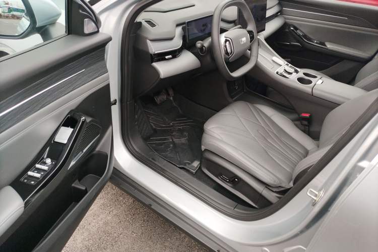 Used Geely Galaxy L6 2025 EM-i 140km Starship Edition
