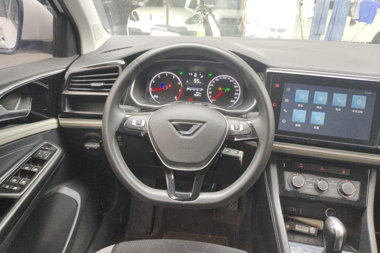 Used Jetta VS5 2023 280TSI Automatic Trend Edition Steering Wheel