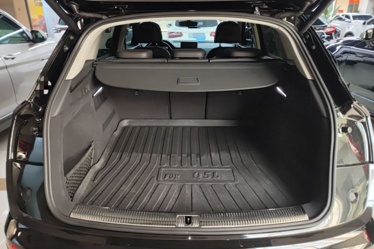 Used Audi Q5L 2018 40 TFSI Prestige Fashion Edition China VI Trunk