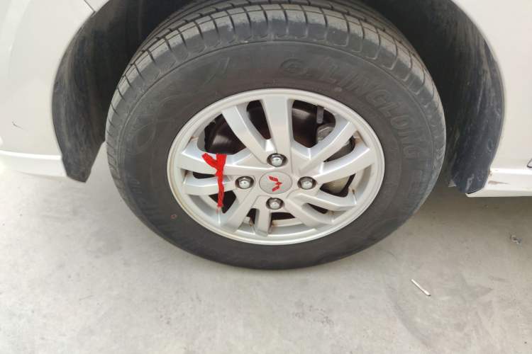 Used Wuling Hongguang 2021 1.5L Revised S Standard Version Hydraulic-Power-Assisted LAR Left Front Wheel Hub
