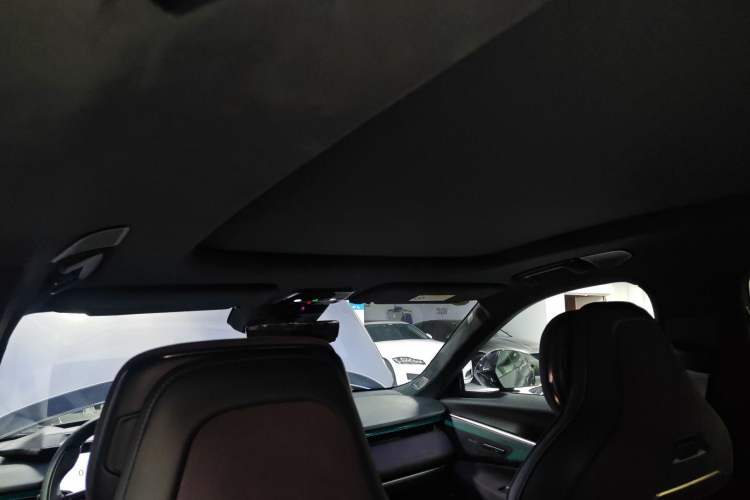 Used Lynk & Co 08 EM-P 2023 220 km Limited-Time Edition
