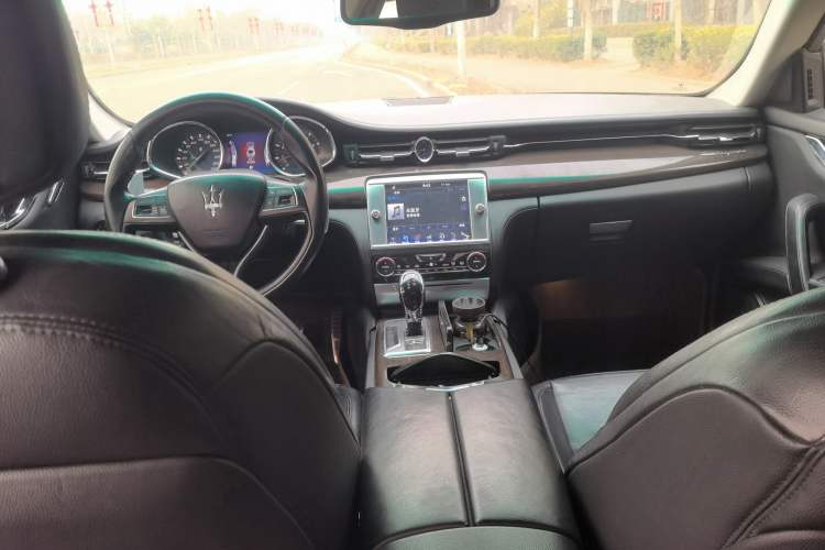 Used Maserati President 2013 3.0T Standard Model Center Console