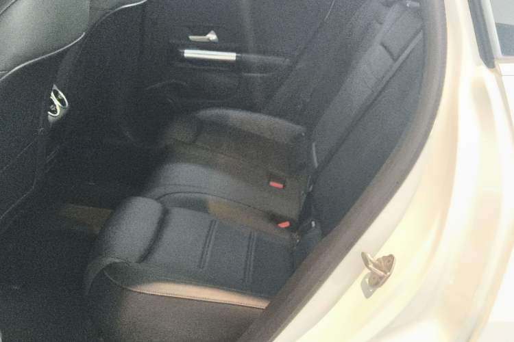 Used Mercedes-Benz GLA 2023 GLA 220 Left Rear Seat