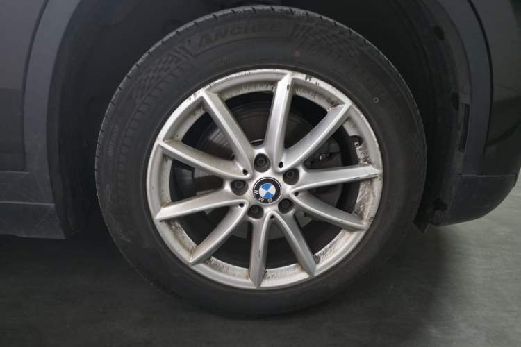 Used BMW X1 2016 sDrive18Li Fashion Model Right Front Wheel Hub