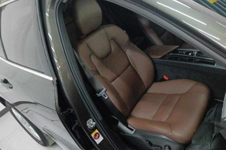 Used Volvo XC60 2020 T5 4x4 Zhiyi Luxury Edition Right Front Seat