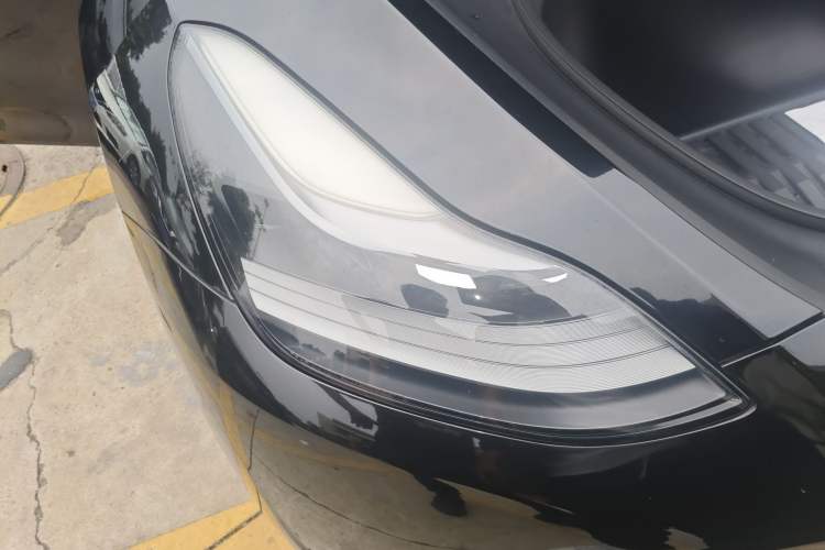 Used Tesla Model Y 2021 Long-Range All-Wheel-Drive Version Right Front Headlight