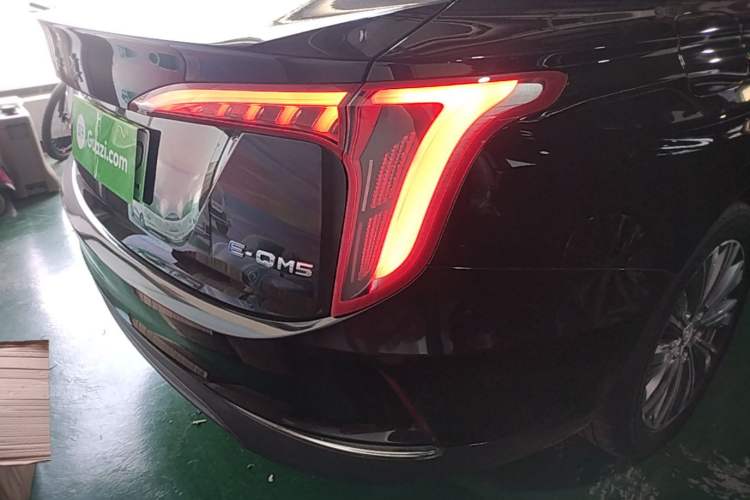 Used Hongqi E-QM5 2022 431 km Charge & Enjoy Edition