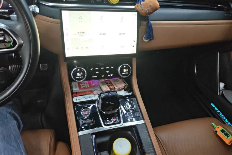 Used Jaguar XFL 2022 XFL 2.0T P300 Four-Wheel-Drive Flagship Sport Edition
