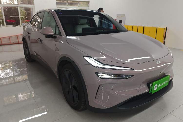 Used ONVO L60 2024 60 kWh Rear-Drive Version Front Right 45 Deg