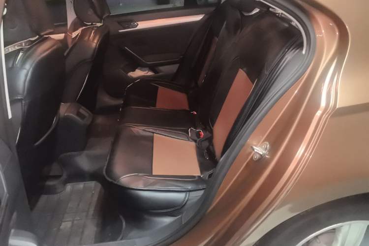 Used Volkswagen Lamando 2015 230TSI Manual Trend Edition