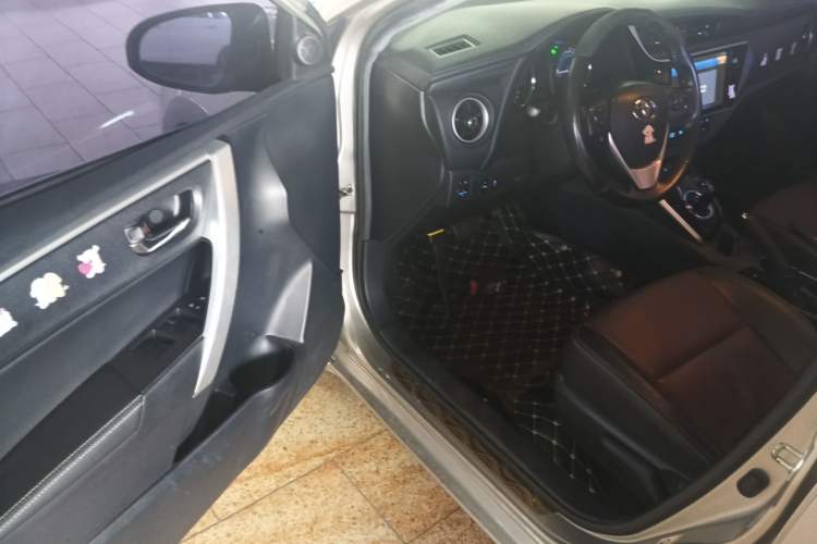 Used Toyota Corolla 2018 Dual-Engine 1.8L E-CVT Smart Edition
