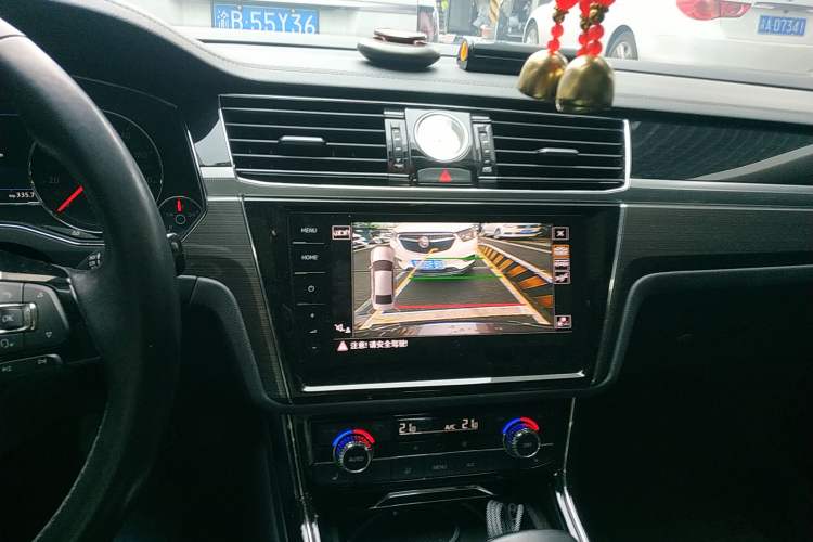 Used Volkswagen Phideon 2018 Revised Version 380TSI Two-Wheel Drive Business Edition Audio And AC Panel