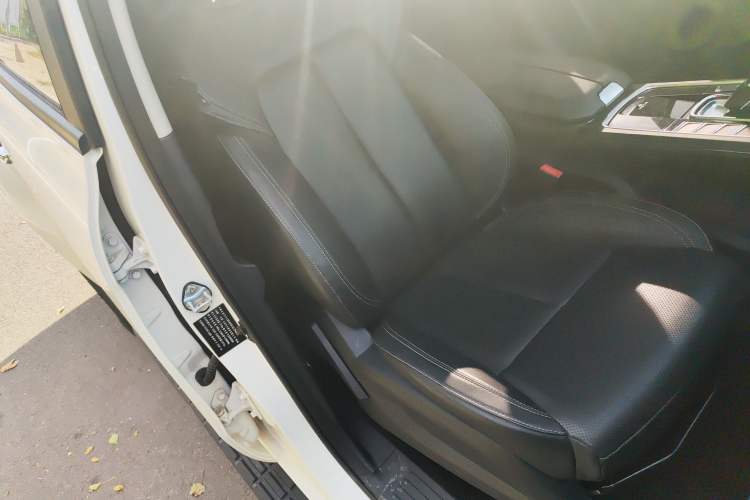 Used JMC Yuhu 9 2019 2.0T Automatic Gasoline Two-Wheel Drive Comfort Edition