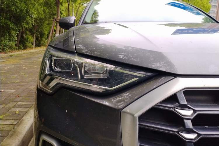 Used Audi Q3 2021 35 TFSI Fashion Dynamic Model Right Front Headlight