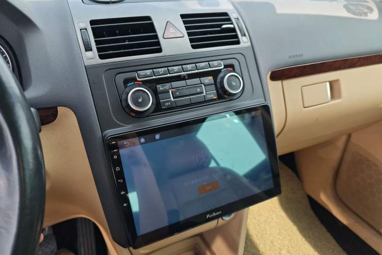 Used Volkswagen Touran 2011 1.4T DSG ZhiZhen Edition 7-Seater