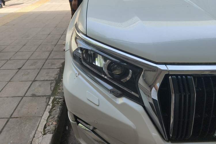 Used Toyota Prado 2019 3.5L Automatic TX-L Deluxe Edition with Rear-Mounted Spare Tire Right Front Headlight