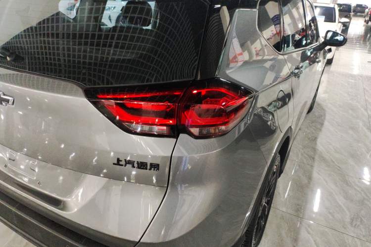 Used Chevrolet Orlando 2020 Light Hybrid Redline 530T Automatic Enjoyment Edition (5+2 Models) Exterior 3