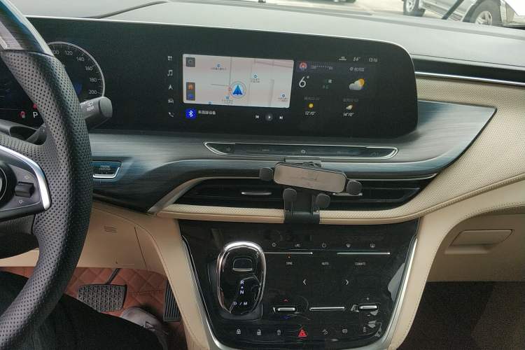 Used Buick GL8 2022 ES Landtrek 653T Luxury Edition
