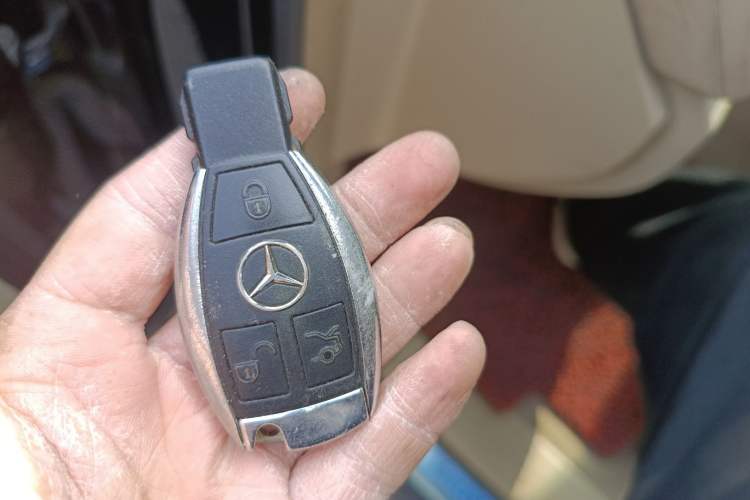 Used Mercedes-Benz R-Class 2010 R 350 L 4MATIC