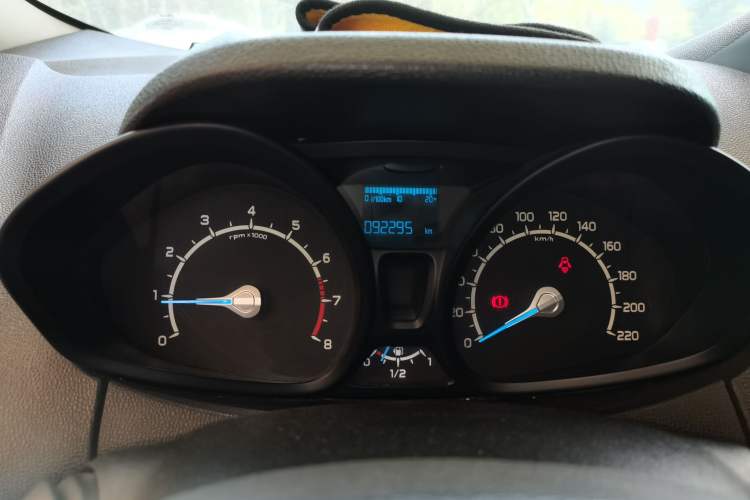 Used Ford EcoSport 2013 1.5L Manual Fashion Model Instrument Cluster