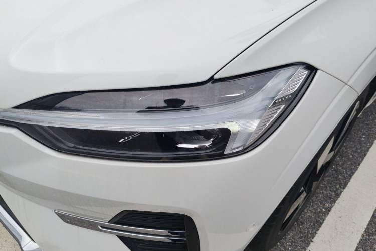 Used Volvo XC60 New Energy 2025 Plug-in Hybrid Long-Range All-Wheel Drive Smart Luxury Edition Left Front Headlight