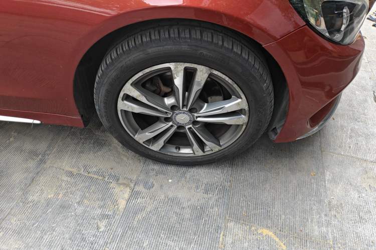 Used Mercedes-Benz C-Class 2017 Facelift C 200 L Sport Edition Right Front Wheel Hub