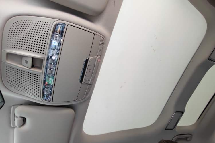 Used Mercedes-Benz E-Class New Energy 2022 Facelift E 350 e L Plug-in Hybrid Sedan
